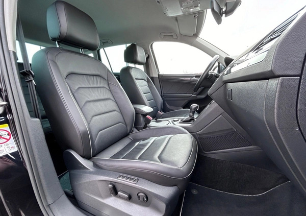 Volkswagen Tiguan cena 121900 przebieg: 88493, rok produkcji 2018 z Ozimek małe 781